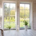 Frisch Geputzte Bodentiefe Fenster Im Schlafzimmer