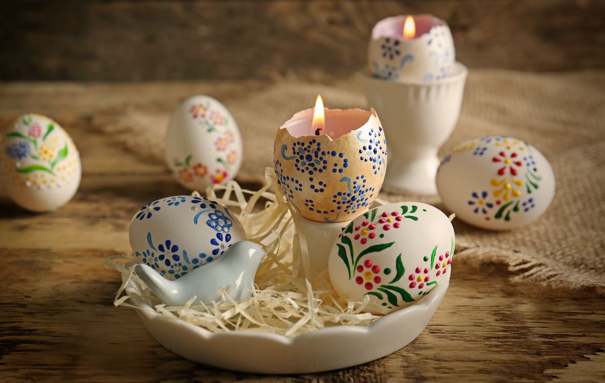 Painting Easter Eggs. Credit: Folkstar/Homify.de