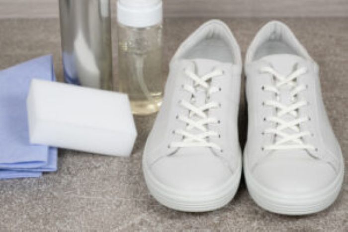 White Leather Shoe Cleaning Kit Waterrepellent Spray Foam Rag Sponge 300X200 1